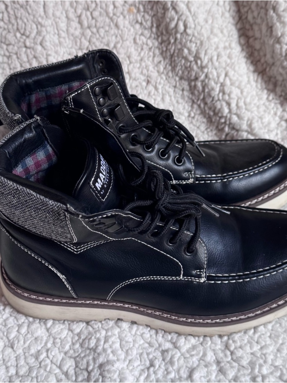 Steve Madden Black Leather Lace-Up Ankle Boots with Gray Collar